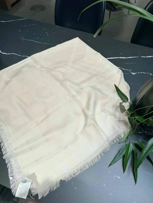 在途国现MaxMara真丝羊毛披肩699元配袋子 商品图0