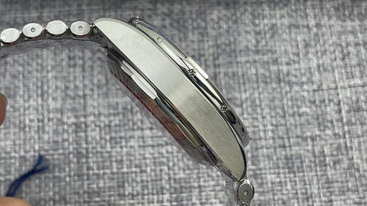 【硬核钢king】『冰蓝盘面』NOOB official➕完美无破绽新品百年灵Chronomat，备受关注的蝴蝶扣辊珠精钢表链因其类似“子弹”的外形被称为“子弹链”。 商品图3