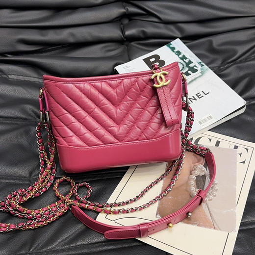 Chanel 流浪 小号 牛皮 玫粉色 V纹 斜挎包 商品图2