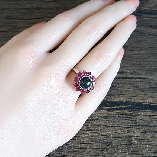 【天然正品】AU750白金镶钻镶天然蓝色和紫红色碧玺太阳花造型戒指101224NJM08 现售价：2480 商品图5