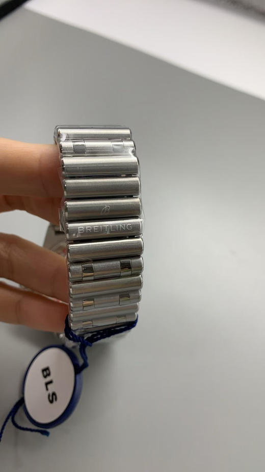 【硬核钢king】『冰蓝盘面』NOOB official➕完美无破绽新品百年灵Chronomat，备受关注的蝴蝶扣辊珠精钢表链因其类似“子弹”的外形被称为“子弹链”。 商品图12