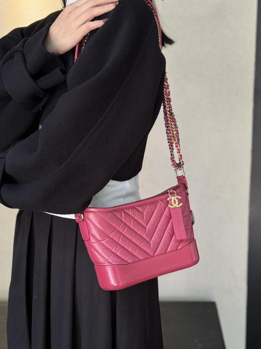 Chanel 流浪 小号 牛皮 玫粉色 V纹 斜挎包 商品图4