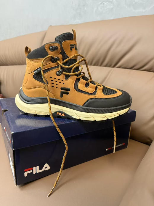 外贸正品FILA户外鞋，登山鞋。内里全防水！超级牛逼的货！正品！！

颜色：黑色44 棕色43 44 45 46

原价89.9欧，现断码特价 商品图2
