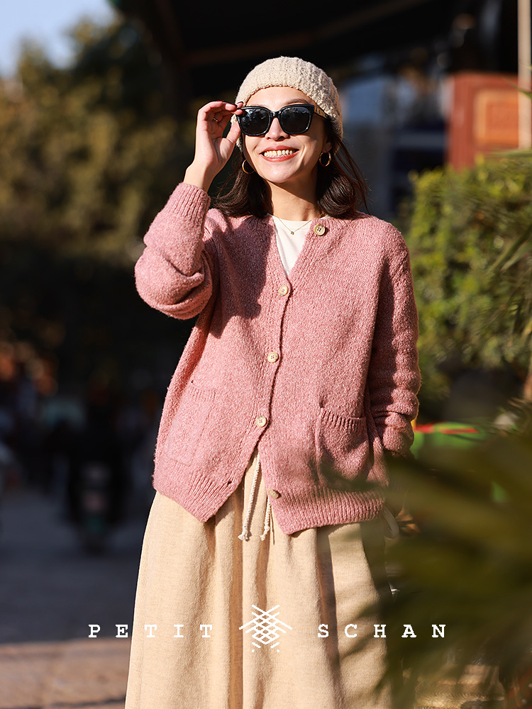 PETIT SCHAN小闪 CLO#720 Pink camellia 粉山茶 羊毛混纺花纱圆领长袖开衫