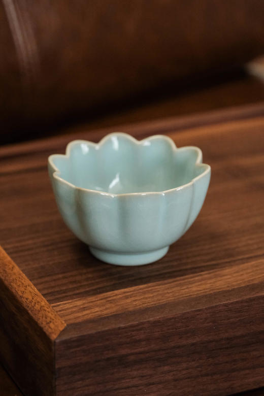 汝瓷 玛瑙天青釉 开片茶具莲花杯新品 釉色素雅高洁 净淡雅 莲花设计线条美 幽若芳菲 丰韵有致 商品图0
