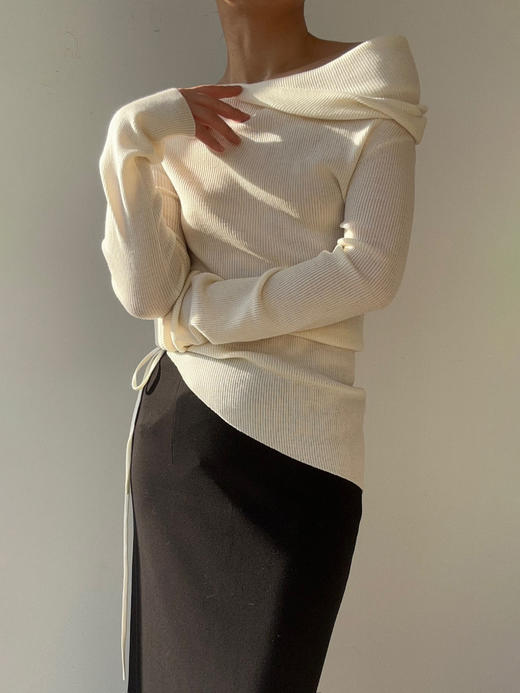 CINNAMON｜54910022 露肩解构针织上衣 [ 月白 ] 商品图5