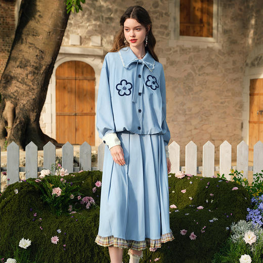 两三事微光花涧2025春季新款毛巾绣花绑带翻领牛仔开衫女宽松 商品图1