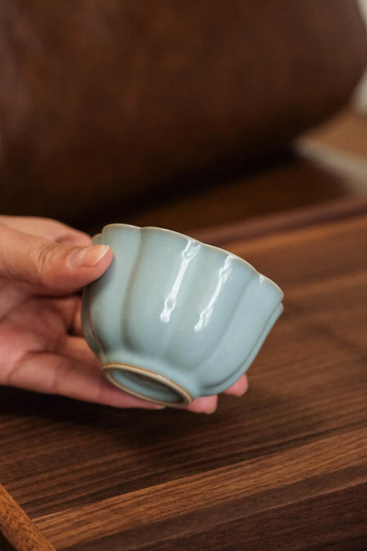 汝瓷 玛瑙天青釉 开片茶具菊花杯新品 釉色素雅高洁 净淡雅 菊花设计线条美 幽若芳菲 丰韵有致 商品图2