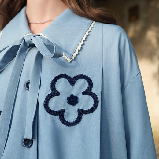 两三事微光花涧2025春季新款毛巾绣花绑带翻领牛仔开衫女宽松 商品图2