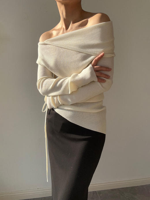 CINNAMON｜54910022 露肩解构针织上衣 [ 月白 ] 商品图6