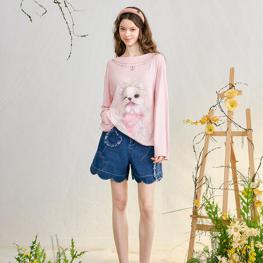 两三事 萌物自愈 2025春季新款趣味动物印花一字领长袖t恤女宽松 商品图2