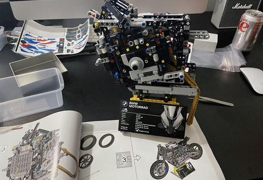 新年礼物，原单宝马摩托成人送礼收藏车模，大男孩心中的DreamCar！愿每个人都拥有一辆它
温馨提示：（积木产品拆开配件包不予退换，谢谢！） 商品图6