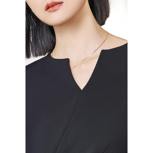 剩S/M/L 米思阳2026春季新款简约高级感小V领连衣裙挺阔版型显瘦裙子5053 商品图4