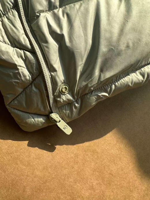 外贸原单lulu露露5格 厚款Puff泡芙白鹅绒轻盈羽绒服外套
三个色，尺码4 6 8 商品图9