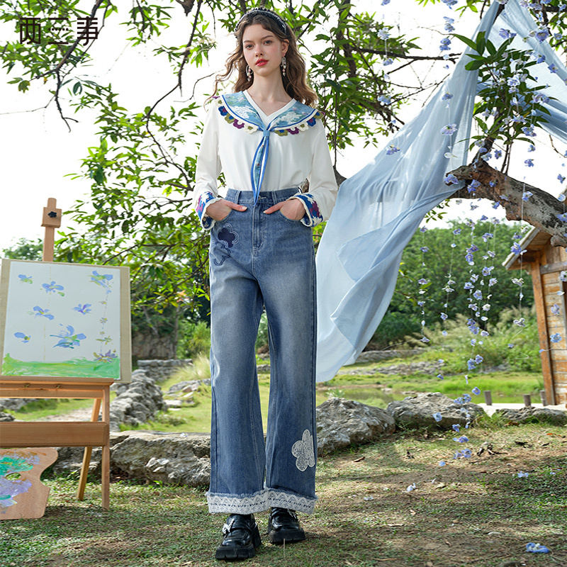 两三事 花间浅染 2025春季新款双层蕾丝拼接裤脚绣花直筒牛仔裤女
