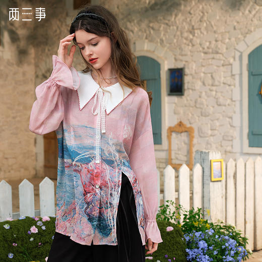 两三事 轻舞花扬 2025春季新款拼色翻领印花开叉下摆雪纺衫女宽松 商品图0
