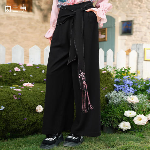 两三事 春水流云 2025春季新款复古流苏绣花系带阔腿高腰休闲裤女 商品图0