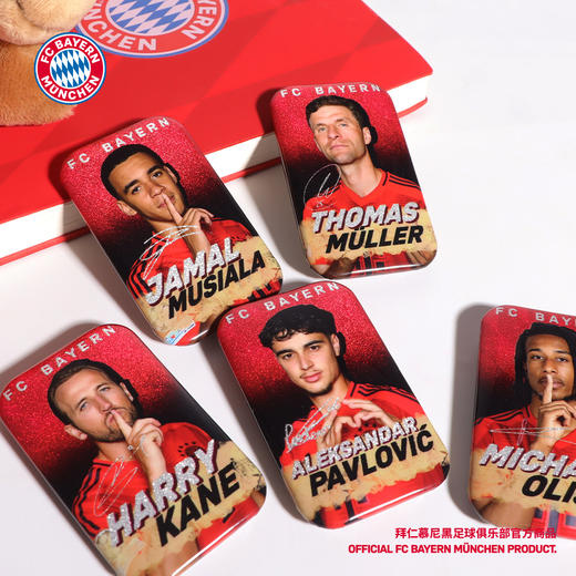 【官方正版】拜仁慕尼黑足球俱乐部 | 方形球员徽章足球迷吧唧 商品图2