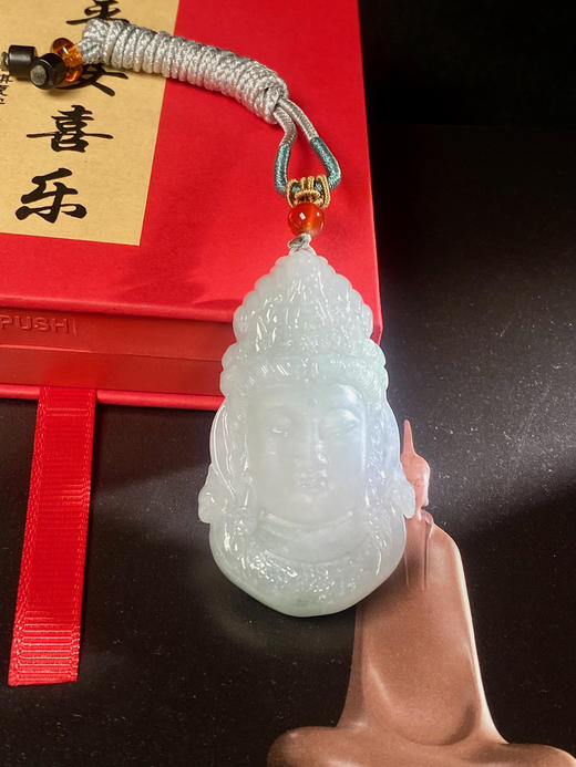 翡翠观音法相挂件 商品图0
