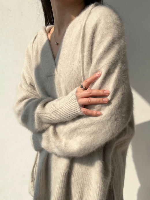 CINNAMON｜54910040 连帽云朵毛衫  [ 绒玉灰 ] 商品图1