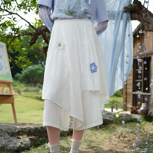 两三事 白昼惜花 2025春季新款小清新立体花朵不规则高腰阔腿裤女 商品图1