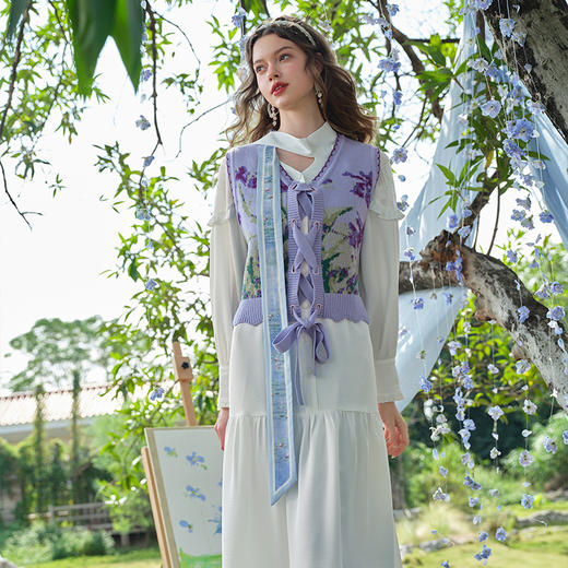 两三事草长鸢飞2025春新款森女风花卉图案绑带针织马甲女短款马夹 商品图2