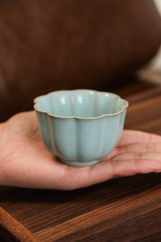 汝瓷 玛瑙天青釉 开片茶具菊花杯新品 釉色素雅高洁 净淡雅 菊花设计线条美 幽若芳菲 丰韵有致 商品图3