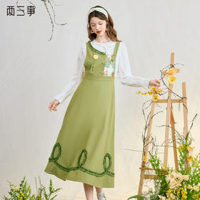 两三事亭亭郁立2025春季新款复古立体花朵木耳边拼接背带裙连衣裙