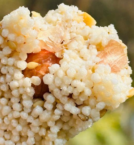 🌸给大家推荐一款小时候的味道“爆脆米酥”，它是由大米碾碎，纯手工制作而成的，完全没有机器压制的硬口感，一口咬下去，满嘴的酥脆！不甜！老人小孩都可以吃的特别是花生，相当的出彩~ 商品图1