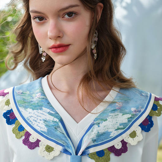 两三事 梦游仙翼 2025春季新款印花海军领镂空勾花拼接长袖t恤女 商品图2