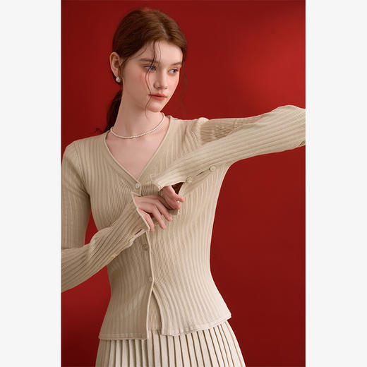 西遇HK复古美拉德套装女早春新款针织上衣搭配百褶裙两件套SS140779 商品图3