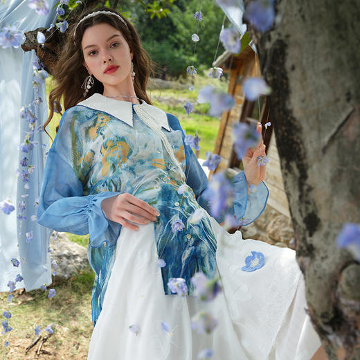 两三事 轻舞花扬 2025春季新款拼色翻领印花开叉下摆雪纺衫女宽松 商品图1