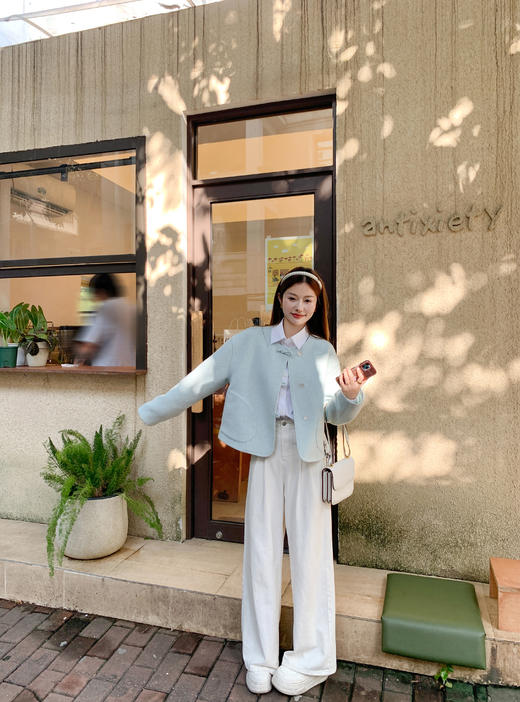 【269元任选2件】现货！成本巨贵，拍下包赚！法式蓝色爱心扣小香风短外套 商品图6