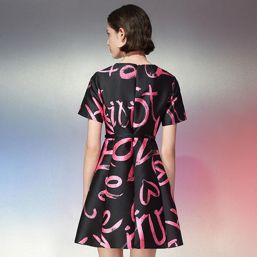 EITIE爱特爱夏季新款时尚气质显瘦印花连衣裙7707432 商品图4