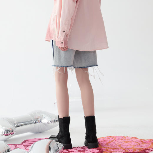 谜底牛仔短裤女2025春新品复古风浅色水洗棉毛边直筒裤251MK0064 商品图2