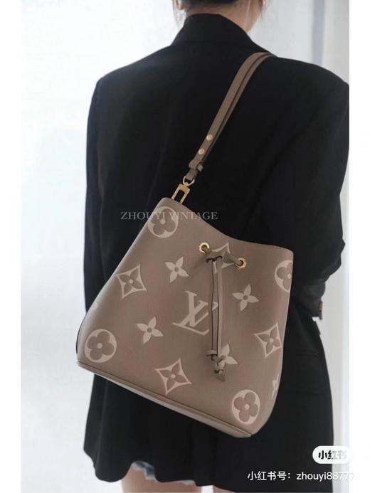 D012131斜挎单肩更舒服质感软手提百搭水桶包 商品图4