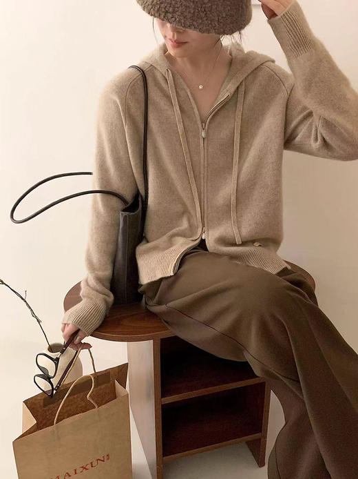 带帽山羊绒拉链外套 9621010007 商品图4