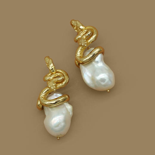 北京仓｜Pach Pearl-Naga Baroque Pearl-蛇影流光 巴洛克珍珠 耳环［瑞士设计师］ 商品图1