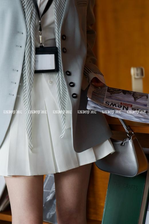 【门店同款】ENJOY春季盐貌似糖带丝巾单排扣西装 160946621 商品图8