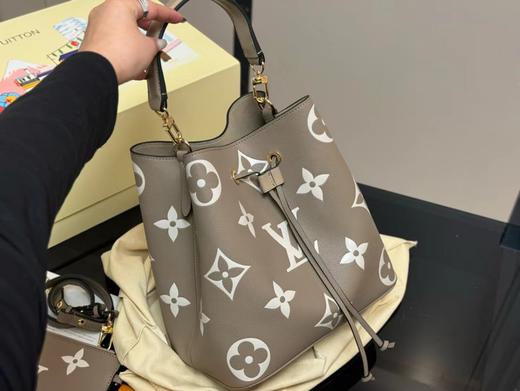 D012131斜挎单肩更舒服质感软手提百搭水桶包 商品图14