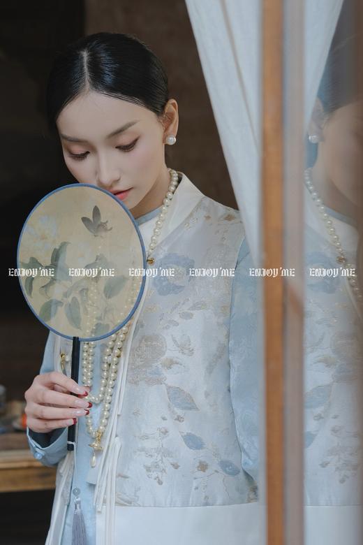 【门店同款】ENJOY春季云敛-春光推盏刺绣流苏盘扣马夹 160946760 商品图13