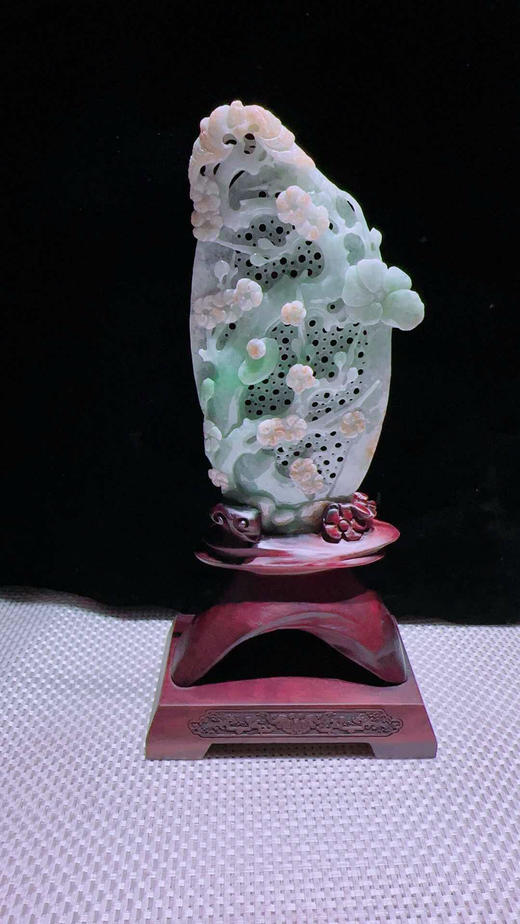 620812翡翠摆件【福在眼前 梅开五福】 商品图4