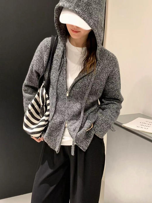 带帽山羊绒拉链外套 9621010007 商品图3