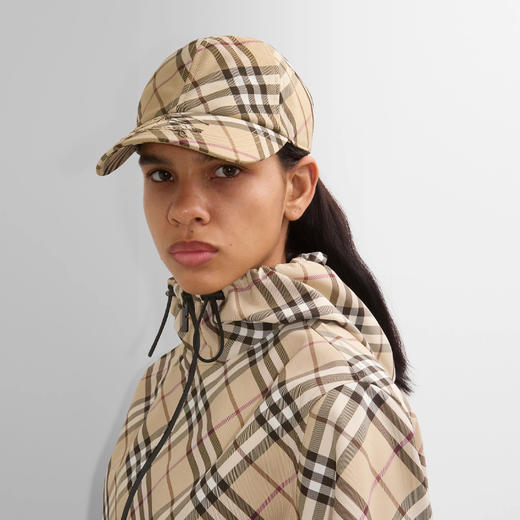 【一】BURBERRY 巴宝莉 女士马术骑士徽标格纹棒球帽 格子 8102967 A5686 商品图3