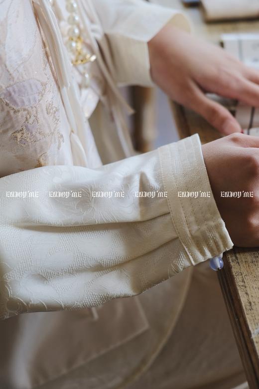 【门店同款】ENJOY春季云敛-春光推盏刺绣流苏盘扣马夹 160946760 商品图8