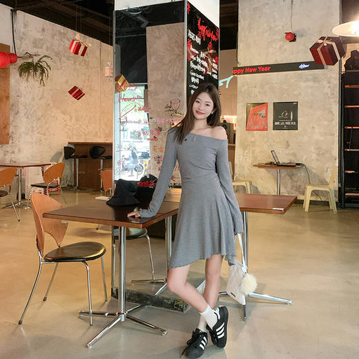 【129元任选2件】现货！纯欲斜肩连衣裙 商品图4