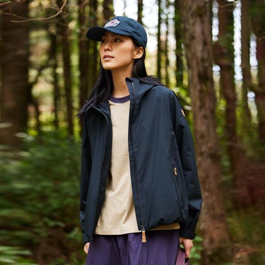 北极狐 女士户外防风外套 2025轻量连帽防泼水运动夹克082512108 商品图2