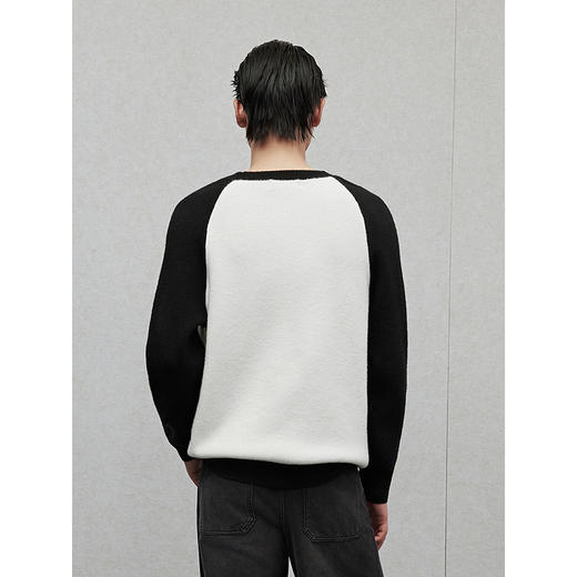 GXG男装 插肩袖设计毛衣胸前绣花针织衫通勤男线衫 
 保暖毛衫冬季热卖 商品图4