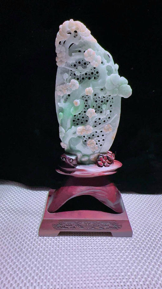 620812翡翠摆件【福在眼前 梅开五福】 商品图3