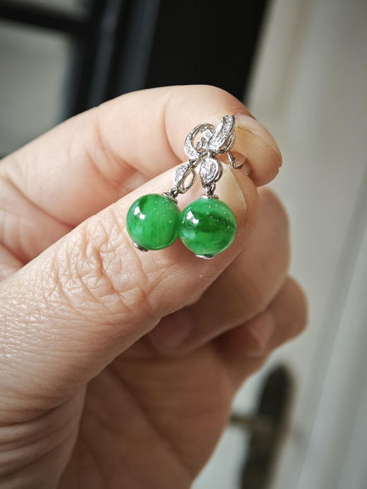 飘浓绿圆珠耳钉8.5mm 商品图1